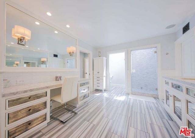 744 San Lorenzo Street, Santa Monica, CA 90402