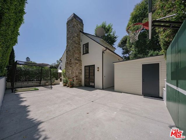 744 San Lorenzo Street, Santa Monica, CA 90402