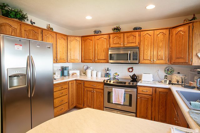1068 E 5675 S, South Ogden, UT 84405