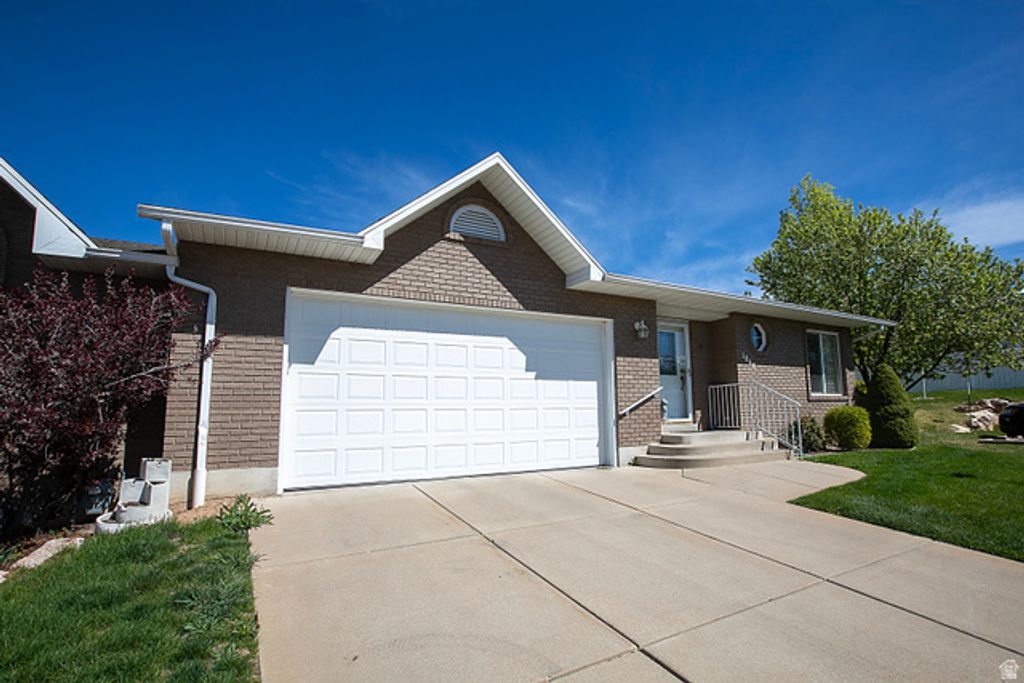 1068 E 5675 S, South Ogden, UT 84405