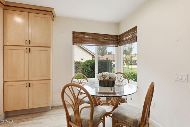 42110 Village 42, Camarillo, CA 93012