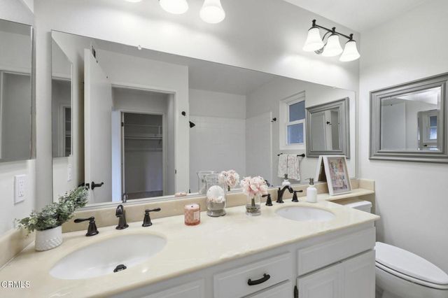 42110 Village 42, Camarillo, CA 93012
