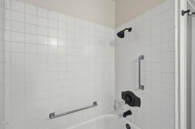 42110 Village 42, Camarillo, CA 93012