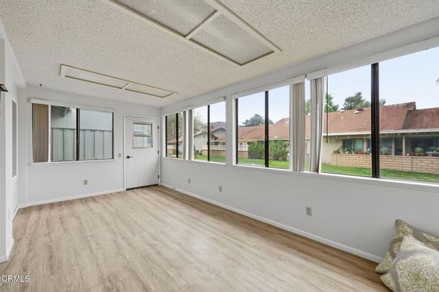 42110 Village 42, Camarillo, CA 93012