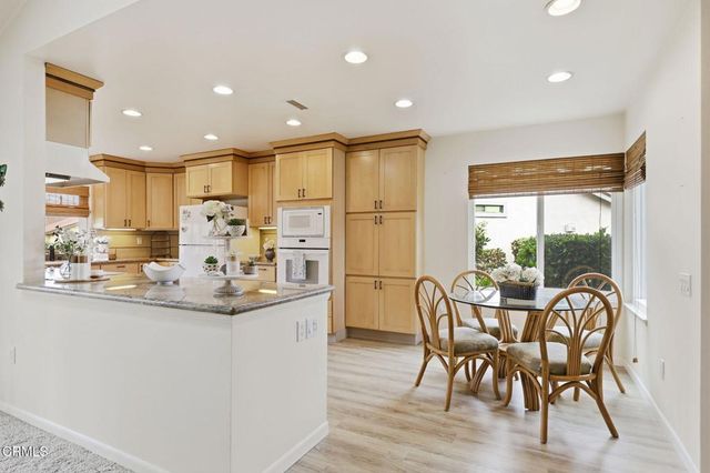 42110 Village 42, Camarillo, CA 93012