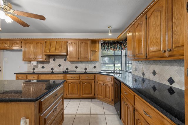 503 Dal Paso Drive, Robinson, TX 76706