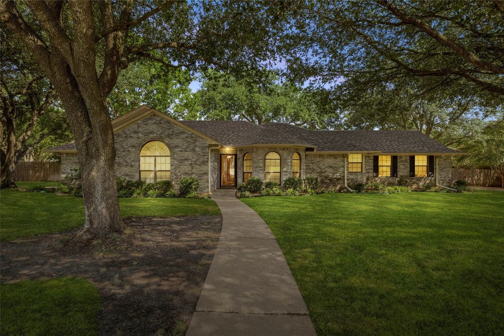503 Dal Paso Drive, Robinson, TX 76706