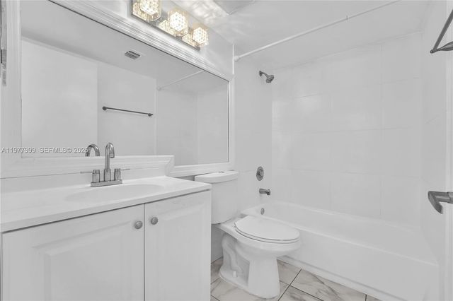 4654 NW 97th Pl 245, Doral, FL 33178