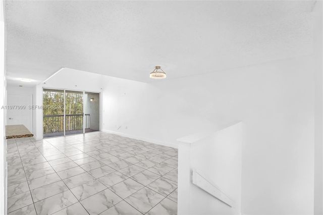 4654 NW 97th Pl 245, Doral, FL 33178