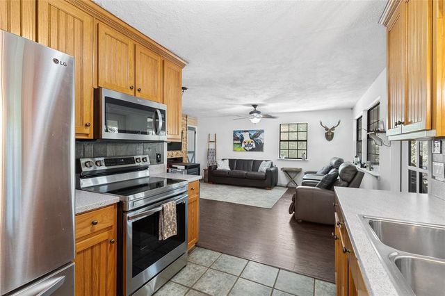 1069 SE SUWANNEE TRAIL, Branford, FL 32008