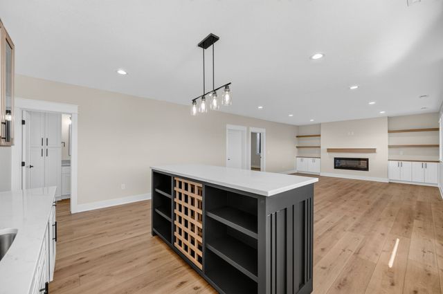 260 NW Copperleaf Court, Waukee, IA 50263