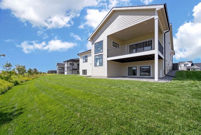 260 NW Copperleaf Court, Waukee, IA 50263