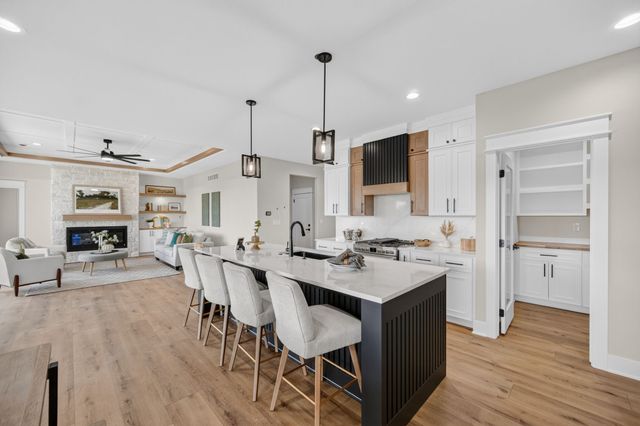 260 NW Copperleaf Court, Waukee, IA 50263