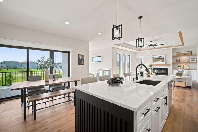 260 NW Copperleaf Court, Waukee, IA 50263