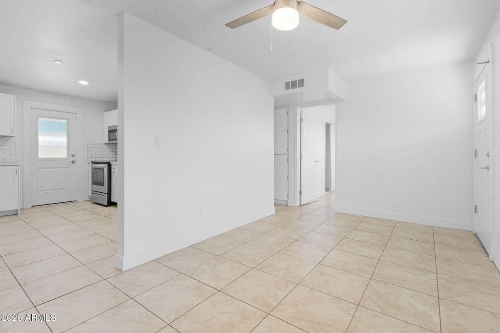 Image 10 of property listing at 510 N HORNE --, Mesa, AZ 85203
