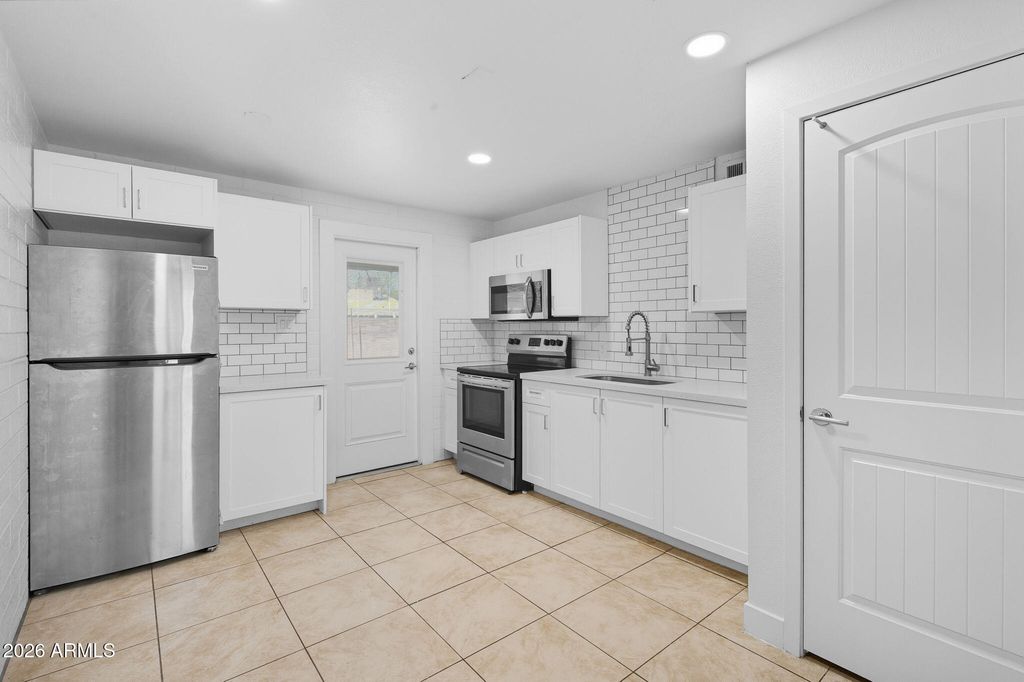 Image 11 of property listing at 510 N HORNE --, Mesa, AZ 85203
