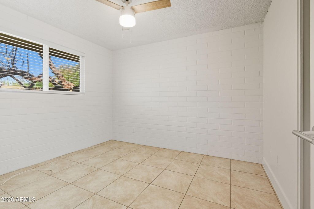 Image 15 of property listing at 510 N HORNE --, Mesa, AZ 85203