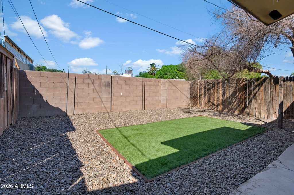 Image 17 of property listing at 510 N HORNE --, Mesa, AZ 85203