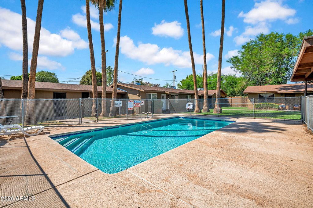 Image 5 of property listing at 510 N HORNE --, Mesa, AZ 85203