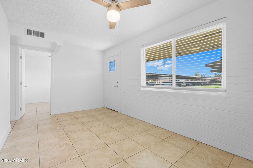 Image 9 of property listing at 510 N HORNE --, Mesa, AZ 85203