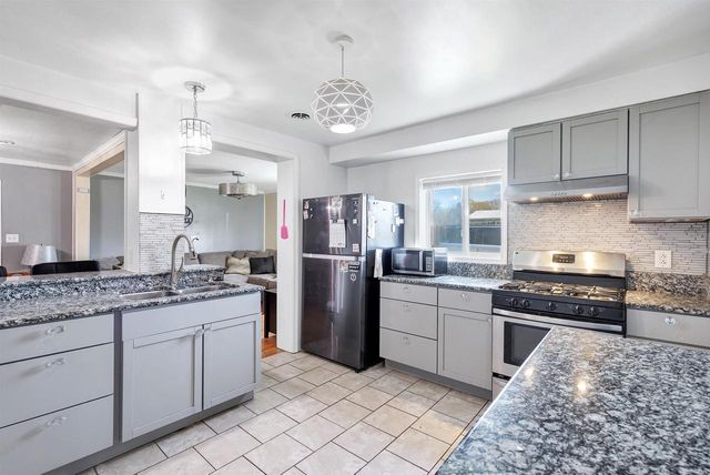 601 E KALB AVENUE, Green Bay, WI 54301