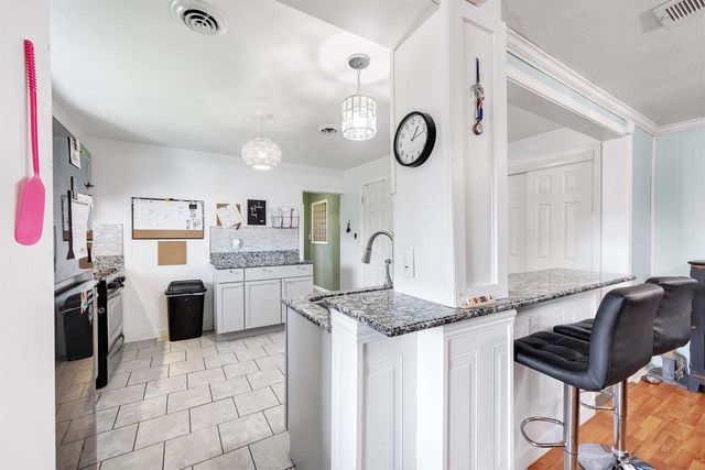 601 E KALB AVENUE, Green Bay, WI 54301