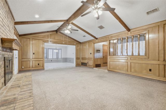 105 Alsbury Boulevard, Burleson, TX 76028