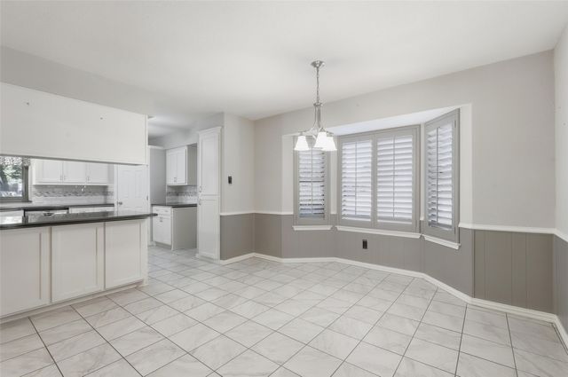 105 Alsbury Boulevard, Burleson, TX 76028