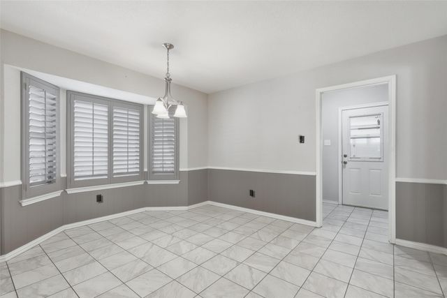 105 Alsbury Boulevard, Burleson, TX 76028