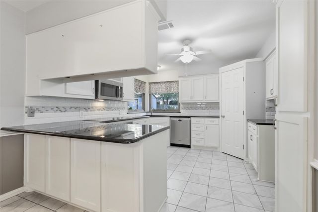 105 Alsbury Boulevard, Burleson, TX 76028