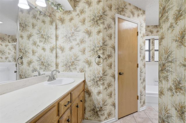 105 Alsbury Boulevard, Burleson, TX 76028
