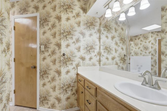 105 Alsbury Boulevard, Burleson, TX 76028