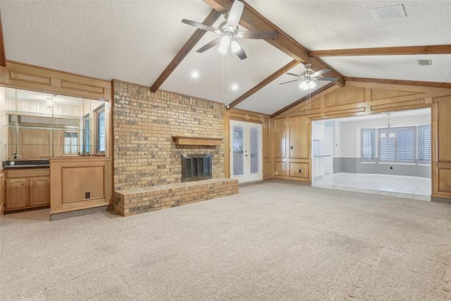 105 Alsbury Boulevard, Burleson, TX 76028