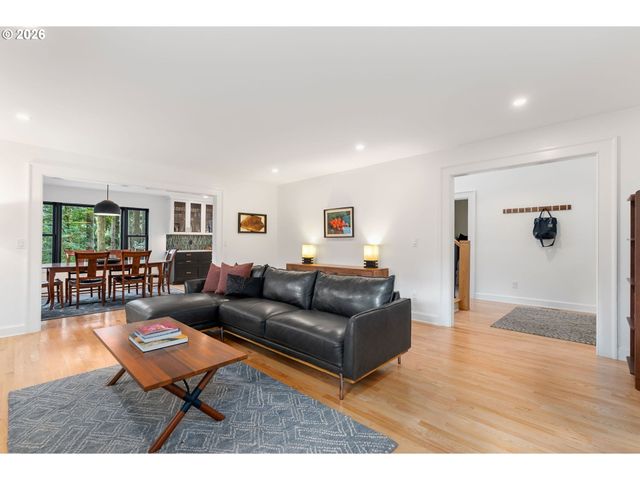 19100 Se Debora Dr, Damascus, OR 97089