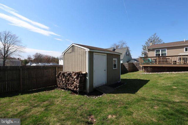 138 S 9TH ST, Coopersburg, PA 18036