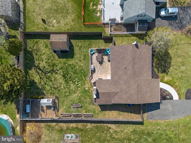 138 S 9TH ST, Coopersburg, PA 18036