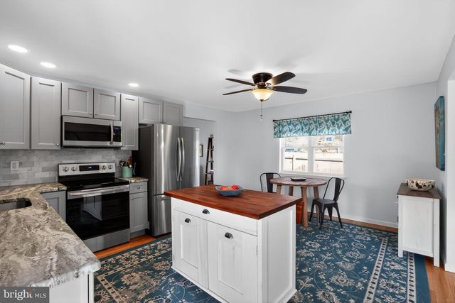 138 S 9TH ST, Coopersburg, PA 18036