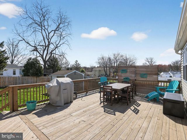 138 S 9TH ST, Coopersburg, PA 18036