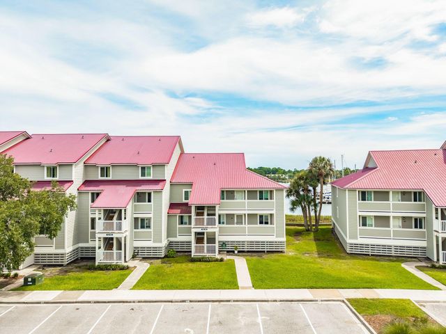 47 Mariners Cay Drive, Folly Beach, SC 29439