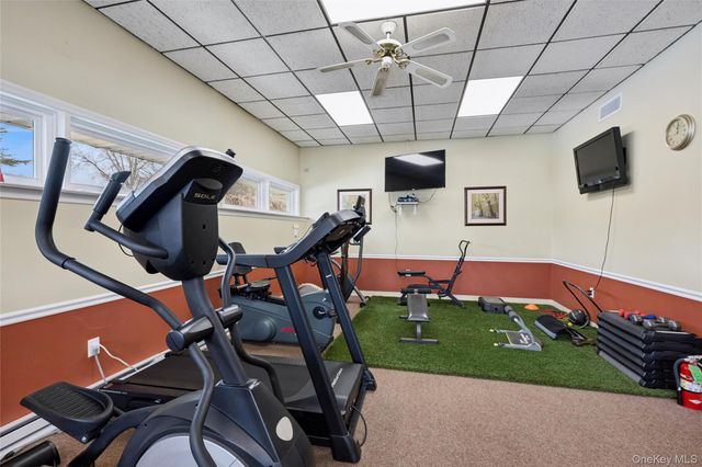 25 Freemont Lane, Coram, NY 11727