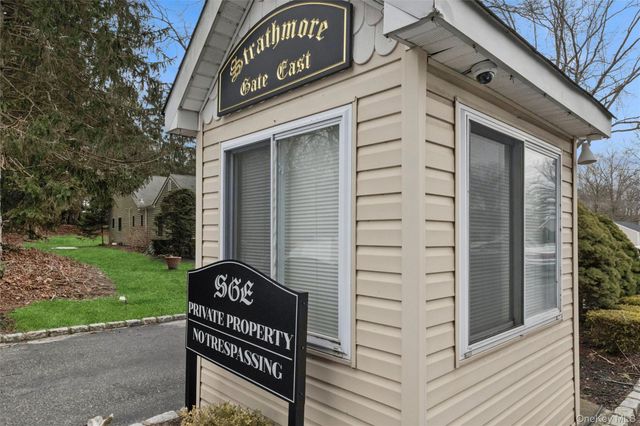 25 Freemont Lane, Coram, NY 11727