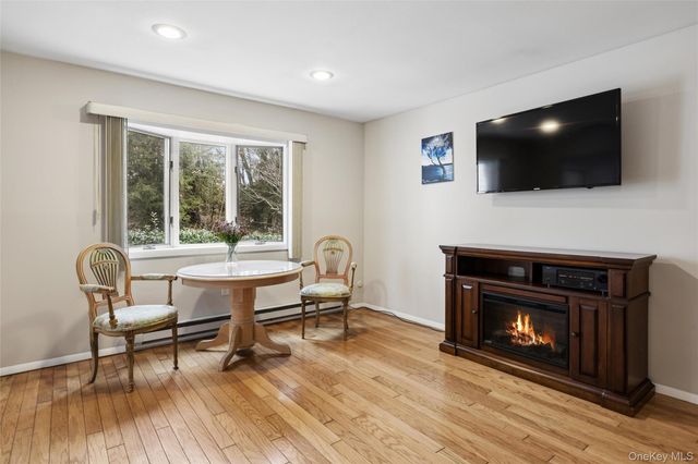 25 Freemont Lane, Coram, NY 11727