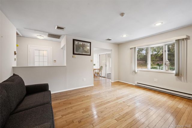 25 Freemont Lane, Coram, NY 11727