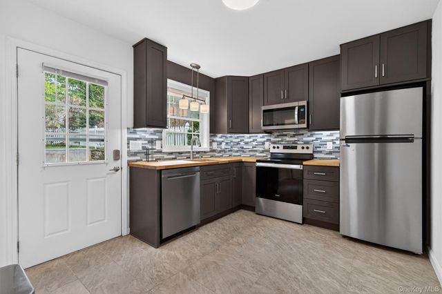 21 Lakeview Drive, Monroe, NY 10950