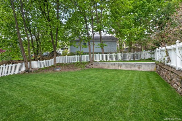 21 Lakeview Drive, Monroe, NY 10950