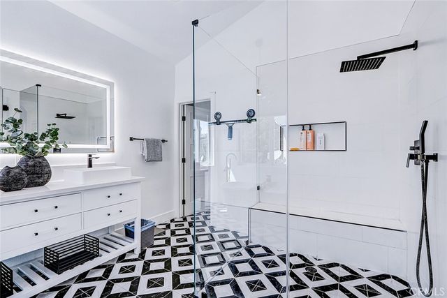2113 Harriman A, Redondo Beach, CA 90278