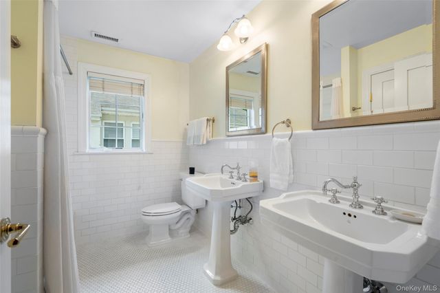 525 Carroll Avenue, Mamaroneck, NY 10543