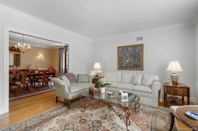 525 Carroll Avenue, Mamaroneck, NY 10543