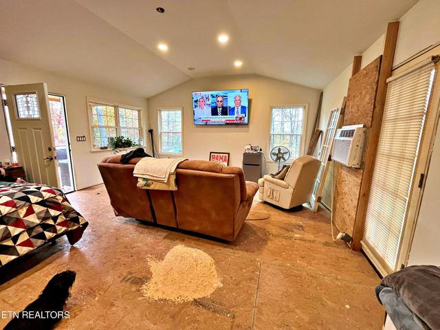 575 JD Walden Road, Ten Mile, TN 37880