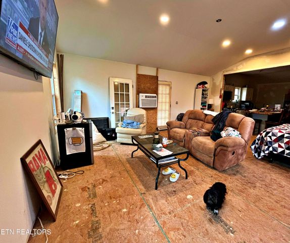 575 JD Walden Road, Ten Mile, TN 37880